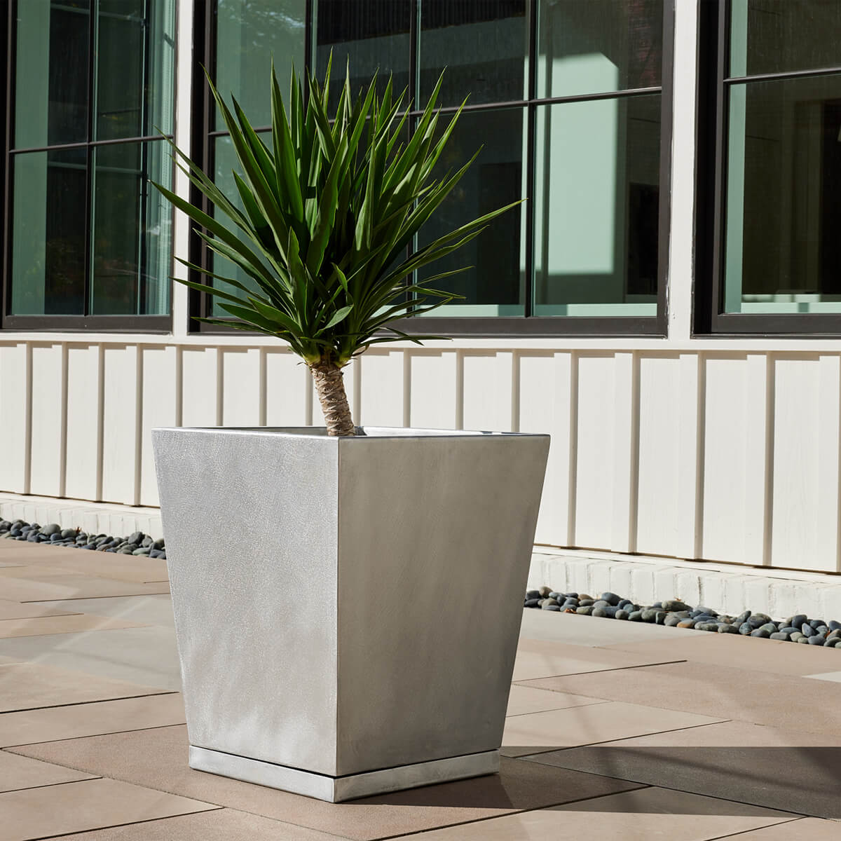 outdoor aluminum planter box