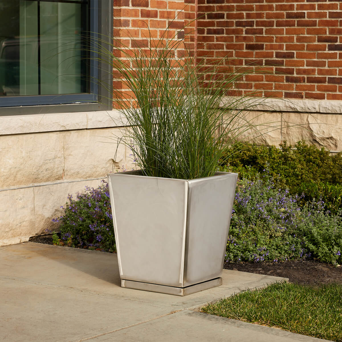 outdoor aluminum planter box